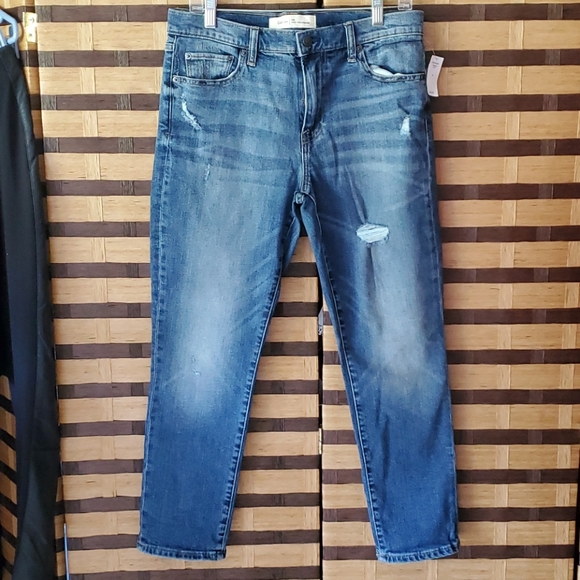 GAP Denim - NWT!  Gap Best girlfriend capri's